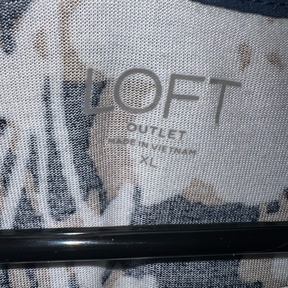 LOFT Floral Sleeveless Blouse - Picture 4 of 5